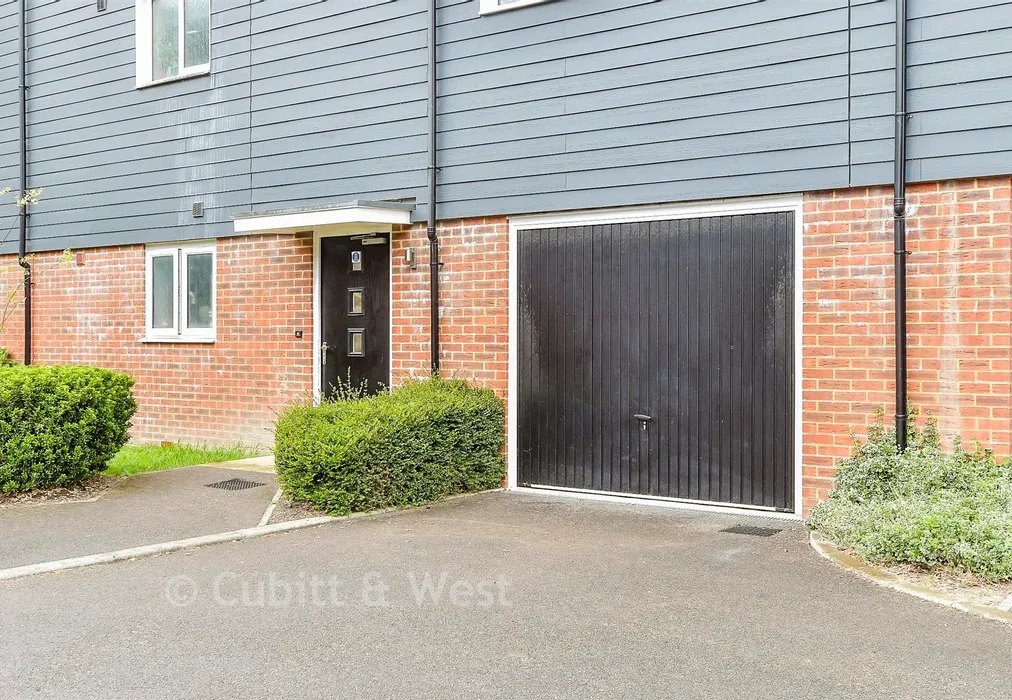 Parking - Goldcrest Drive, Sayers Common, West Sussex - Wards of Kent