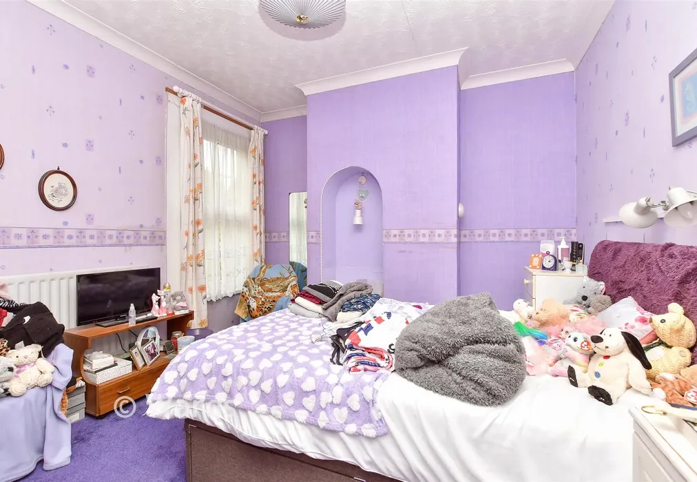 Bedroom 2 - London Road, Teynham, Nr Sittingbourne, Kent - Wards of Kent