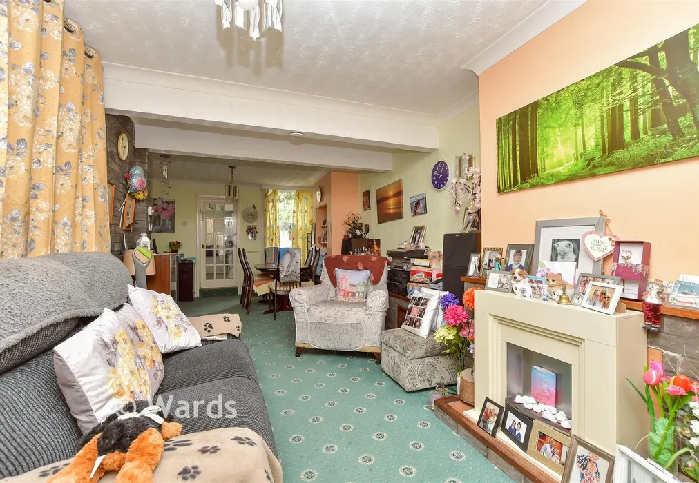 Lounge/Diner - London Road, Teynham, Nr Sittingbourne, Kent - Wards of Kent