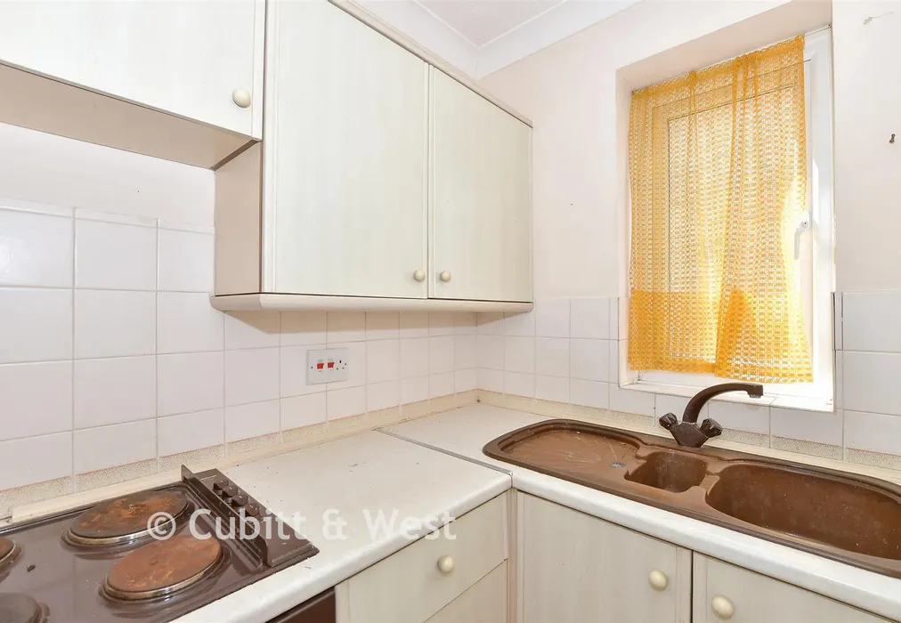 Kitchen - Stanford Avenue, Brighton, East Sussex - Wards of Kent