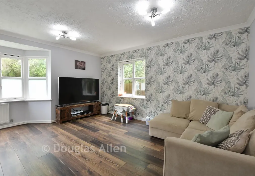 Lounge/Dining Room - Bramble Tye, Noak Bridge, Basildon, Essex - Wards of Kent