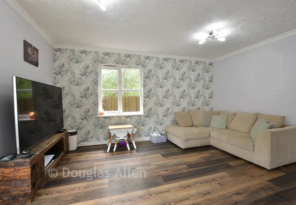 Lounge/Dining Room - Bramble Tye, Noak Bridge, Basildon, Essex - Wards of Kent