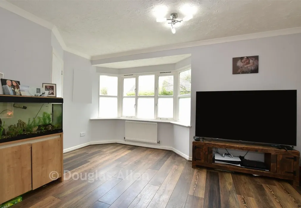 Lounge/Dining Room - Bramble Tye, Noak Bridge, Basildon, Essex - Wards of Kent