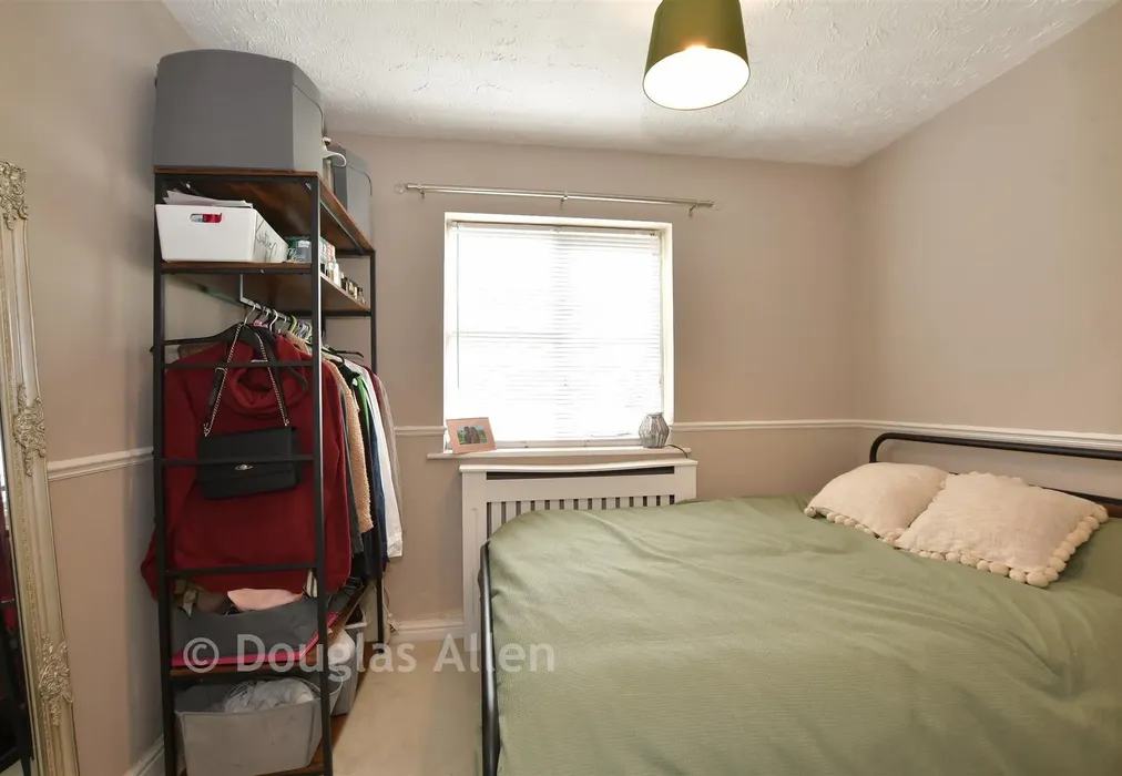 Bedroom 2 - Bramble Tye, Noak Bridge, Basildon, Essex - Wards of Kent