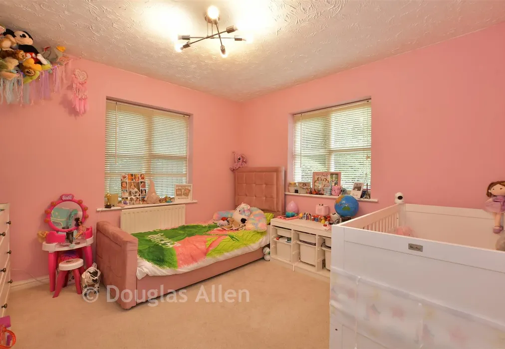 Bedroom 1 - Bramble Tye, Noak Bridge, Basildon, Essex - Wards of Kent