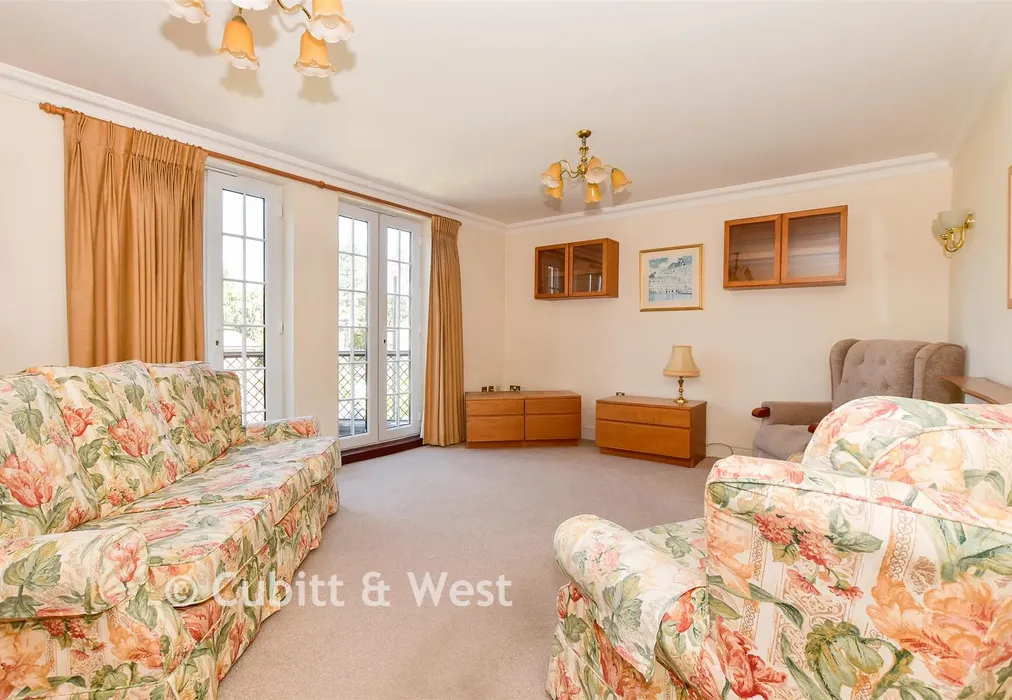 Lounge/Dining Room - Potters Place, Horsham, West Sussex - Wards of Kent