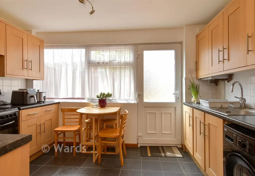 Kitchen - Fulmar Road, Rochester, Kent - Wards of Kent