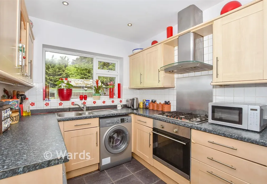 Kitchen - Oliver Crescent, Farningham, Dartford, Kent - Wards of Kent