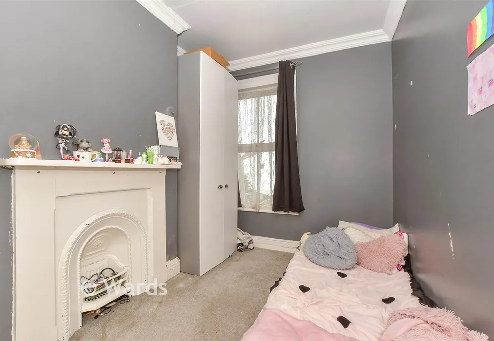 Bedroom 2 - Alexandra Road, Sheerness, Kent - Wards of Kent