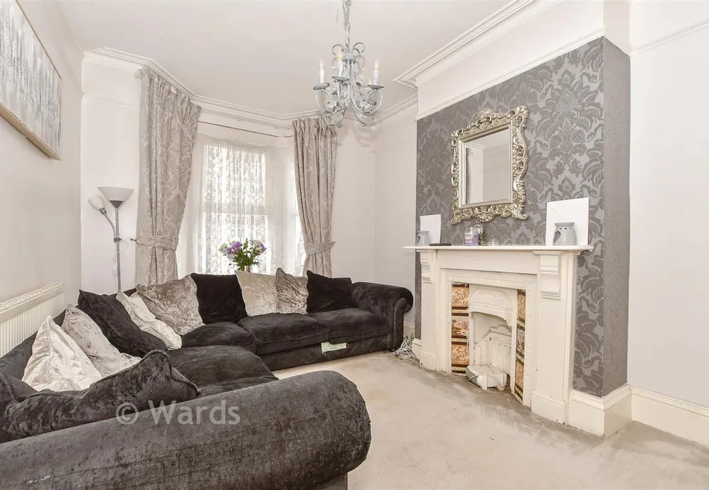Lounge - Alexandra Road, Sheerness, Kent - Wards of Kent