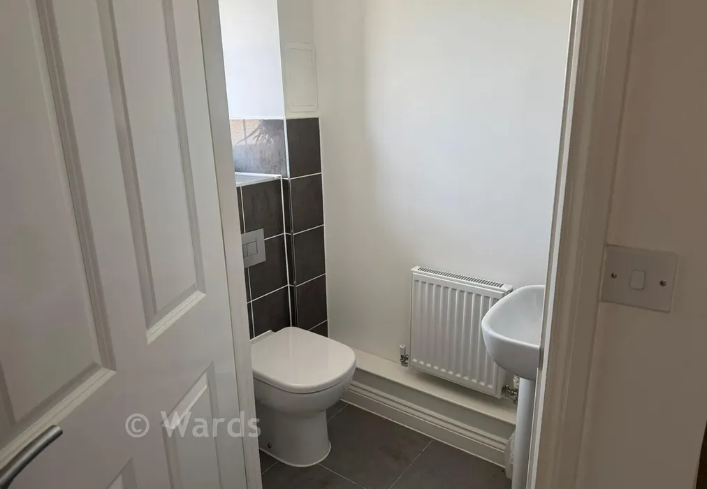 Cloakroom - Red Oak Drive, Bearsted, Kent - Wards of Kent