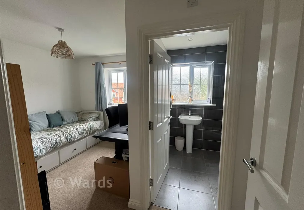 Bedroom 2/ Ensuite - Red Oak Drive, Bearsted, Kent - Wards of Kent