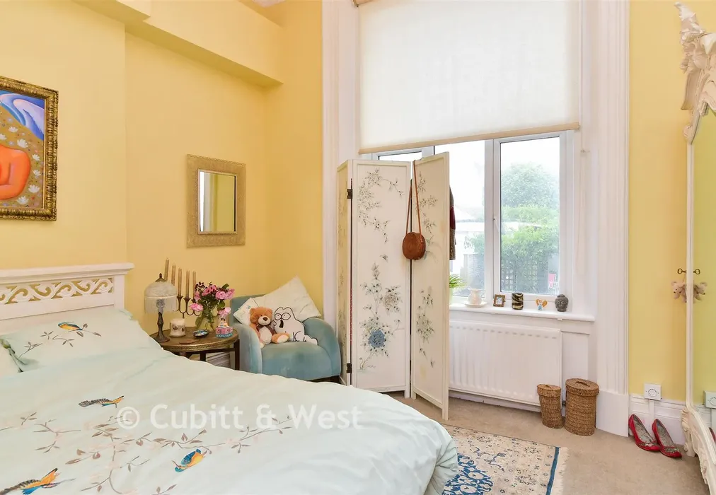 Bedroom 1 - Kingsway, Hove, East Sussex - Wards of Kent