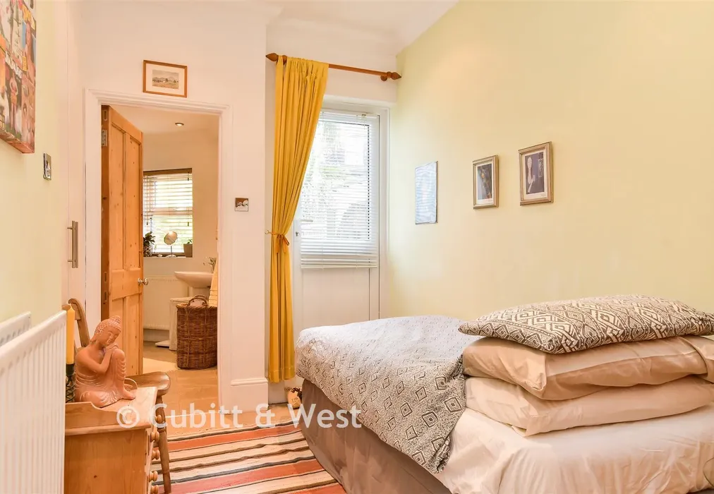 Bedroom 2 - Kingsway, Hove, East Sussex - Wards of Kent