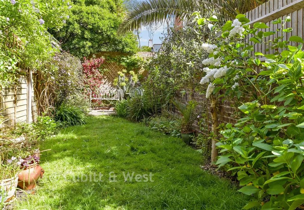 Rear Garden - Kingsway, Hove, East Sussex - Wards of Kent