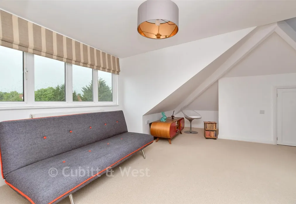 Bedroom 1 - Kings Avenue, Carshalton Beeches, Surrey - Wards of Kent