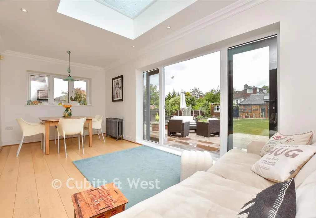Sitting Area - Kings Avenue, Carshalton Beeches, Surrey - Wards of Kent