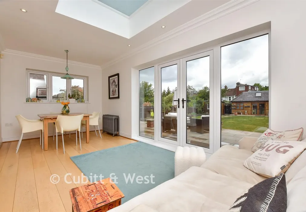 Sitting Area - Kings Avenue, Carshalton Beeches, Surrey - Wards of Kent