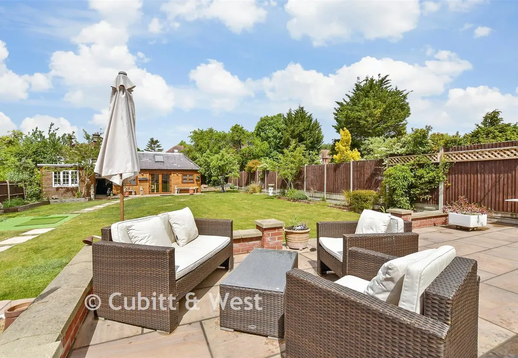Rear Garden - Kings Avenue, Carshalton Beeches, Surrey - Wards of Kent