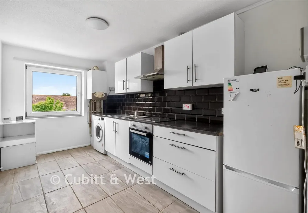 Kitchen - Downview Road, Worthing, West Sussex - Wards of Kent