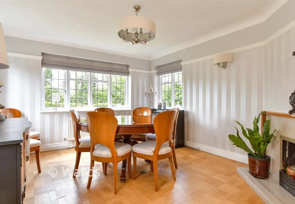Dining Room - The Street, Horton Kirby, Dartford, Kent - Wards of Kent