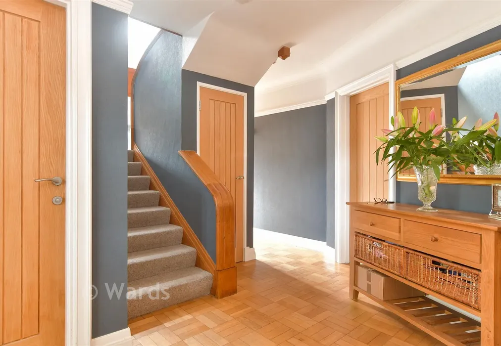 Hallway - The Street, Horton Kirby, Dartford, Kent - Wards of Kent