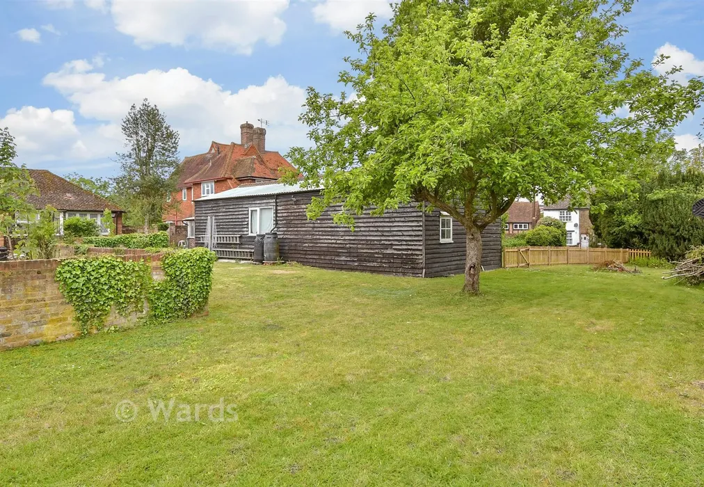 Front Garden - The Street, Horton Kirby, Dartford, Kent - Wards of Kent