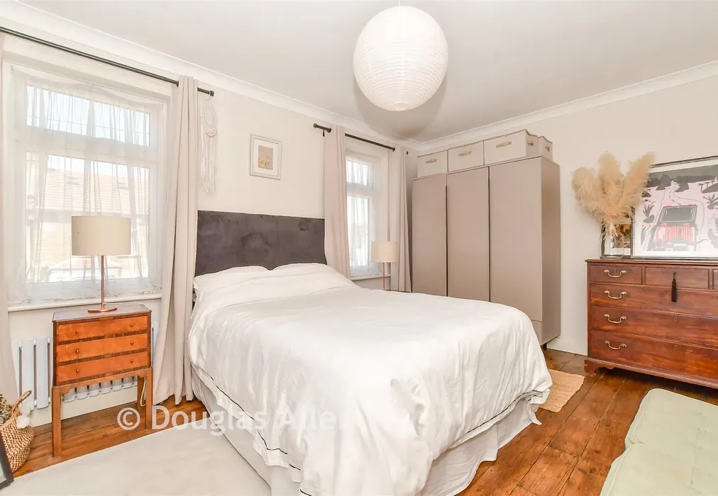 Bedroom 1 - Whalebone Grove, Romford, Essex - Wards of Kent