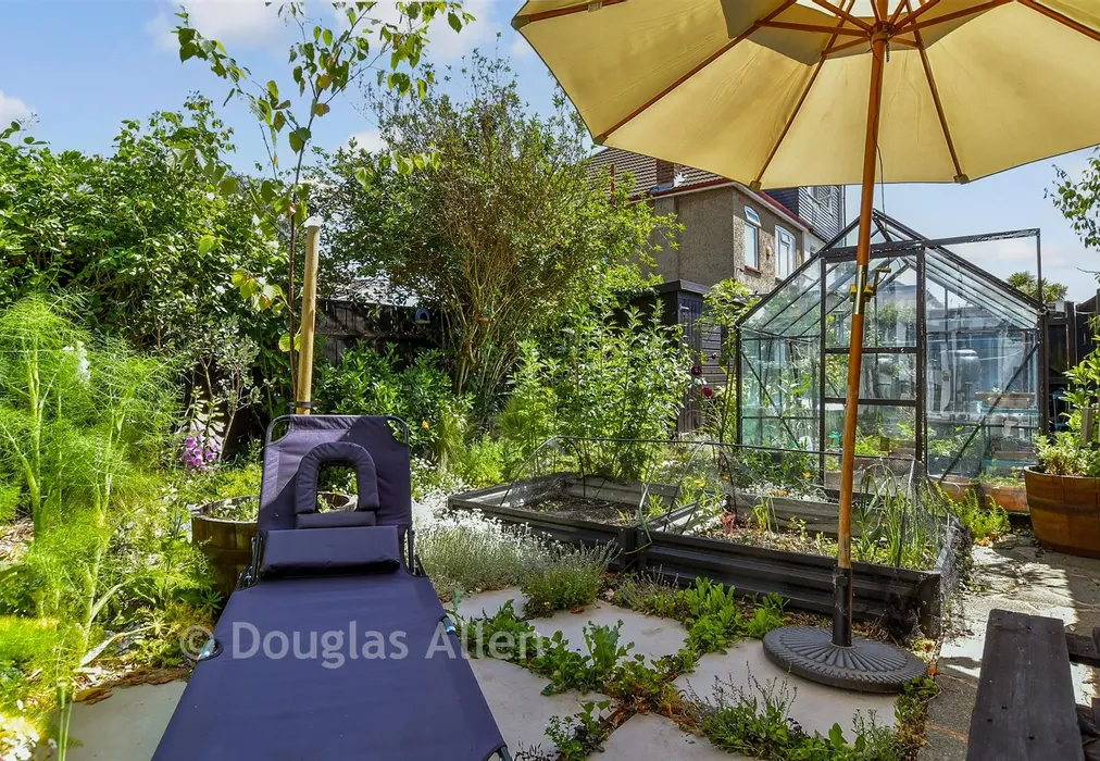 Rear Garden - Whalebone Grove, Romford, Essex - Wards of Kent