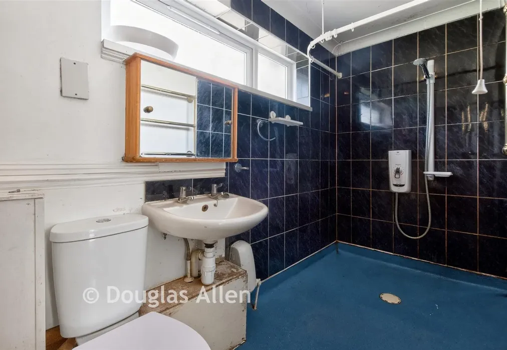 Shower Room - Lapwing Road, Wickford, Essex - Wards of Kent