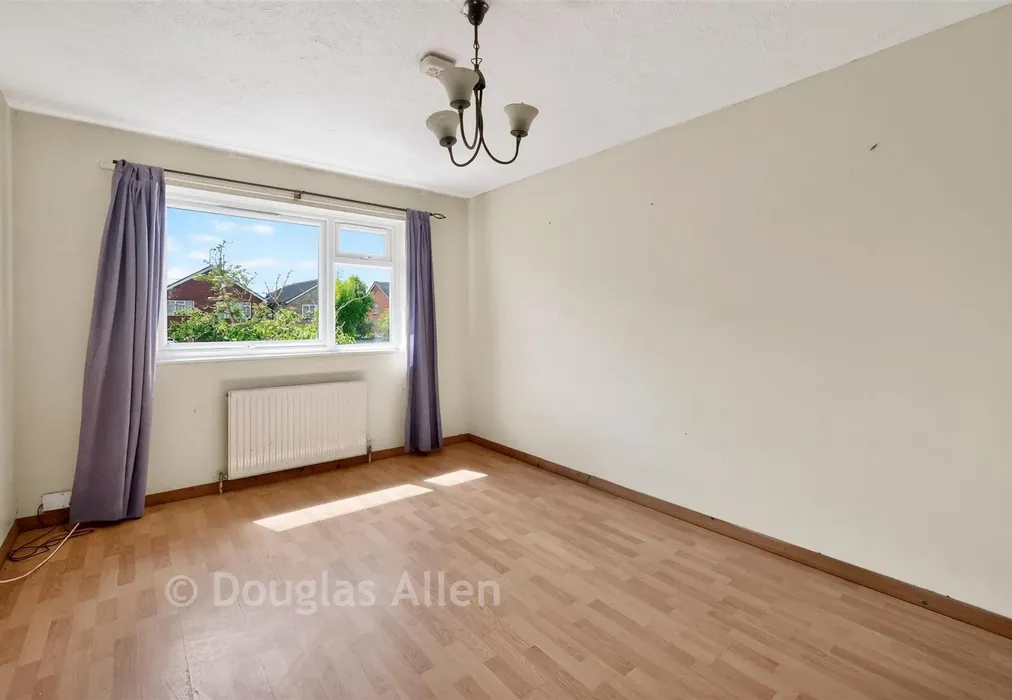 Bedroom 2 - Lapwing Road, Wickford, Essex - Wards of Kent