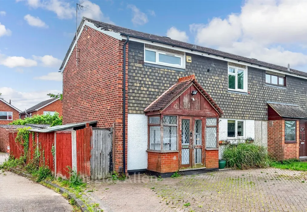 External (Web) - Lapwing Road, Wickford, Essex - Wards of Kent