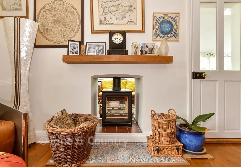 Internal Feature - Clatterford Shute, Newport, Isle of Wight - Wards of Kent