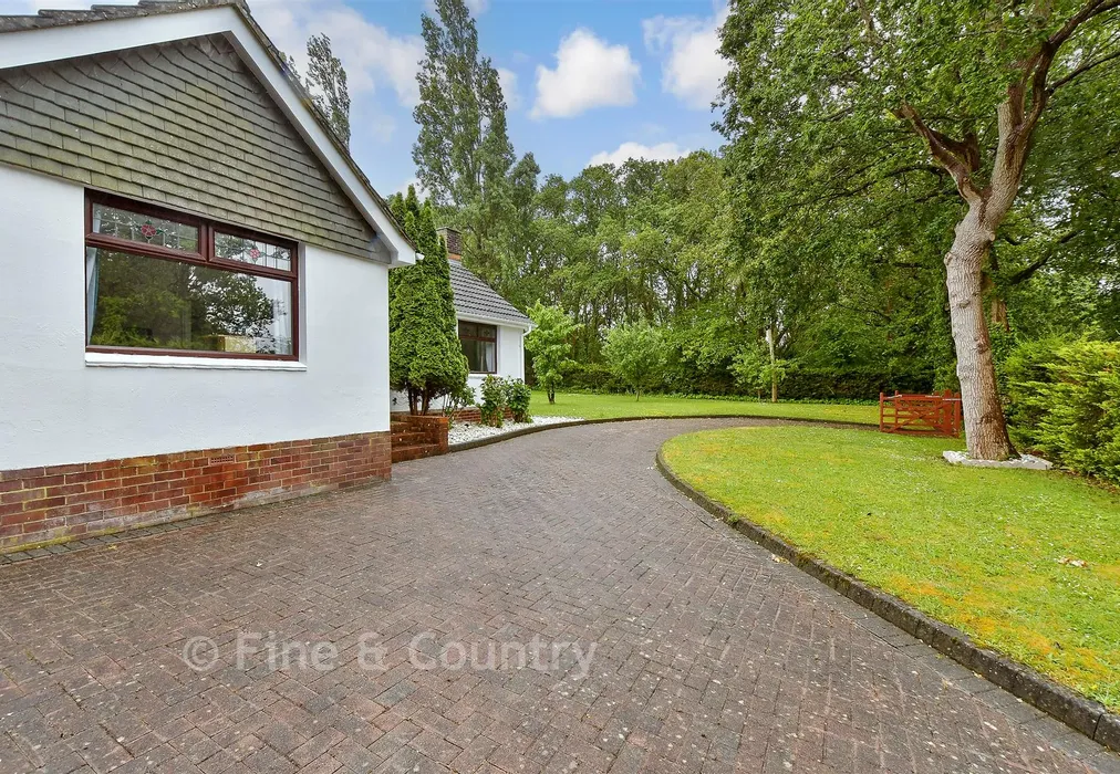 Side Garden* - Ashlake Copse Road, Ryde, Isle of Wight - Wards of Kent
