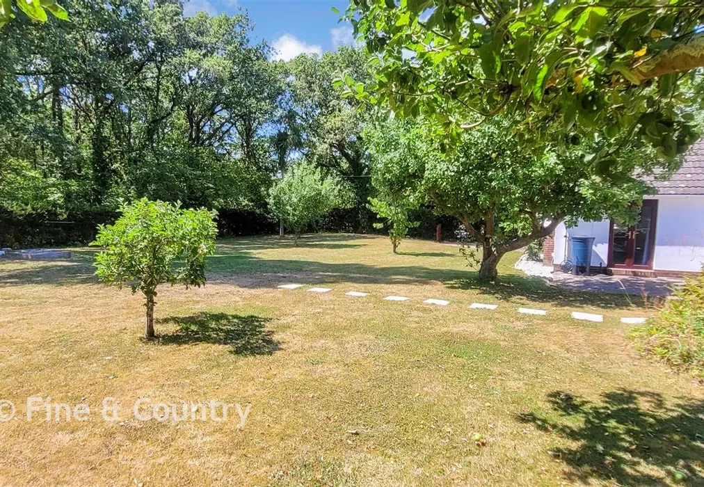 Rear Garden* - Ashlake Copse Road, Ryde, Isle of Wight - Wards of Kent