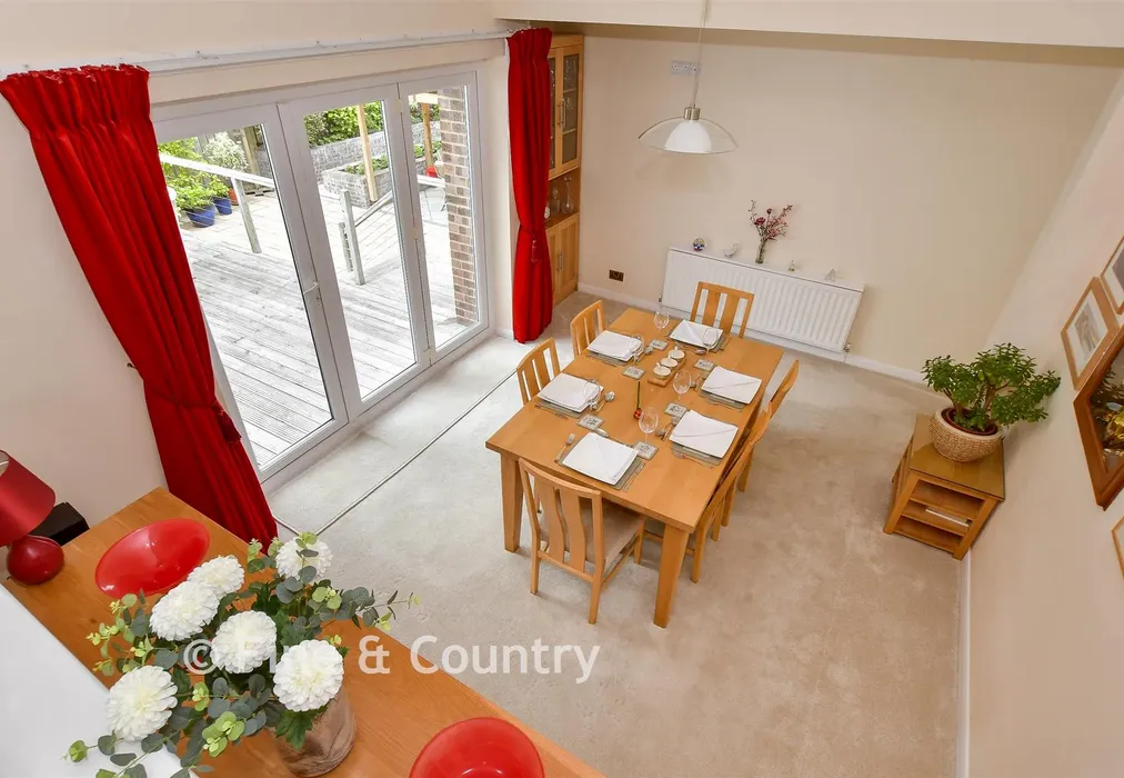 Internal Lifestyle Photograph - Paddock Road, Shanklin, Isle of Wight - Wards of Kent