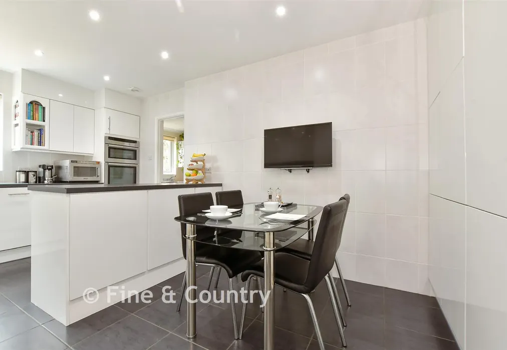 Kitchen/ Breakfast Room - Paddock Road, Shanklin, Isle of Wight - Wards of Kent
