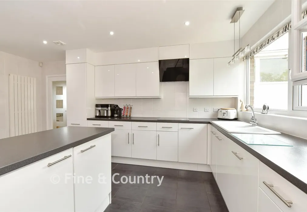 Kitchen/ Breakfast Room - Paddock Road, Shanklin, Isle of Wight - Wards of Kent