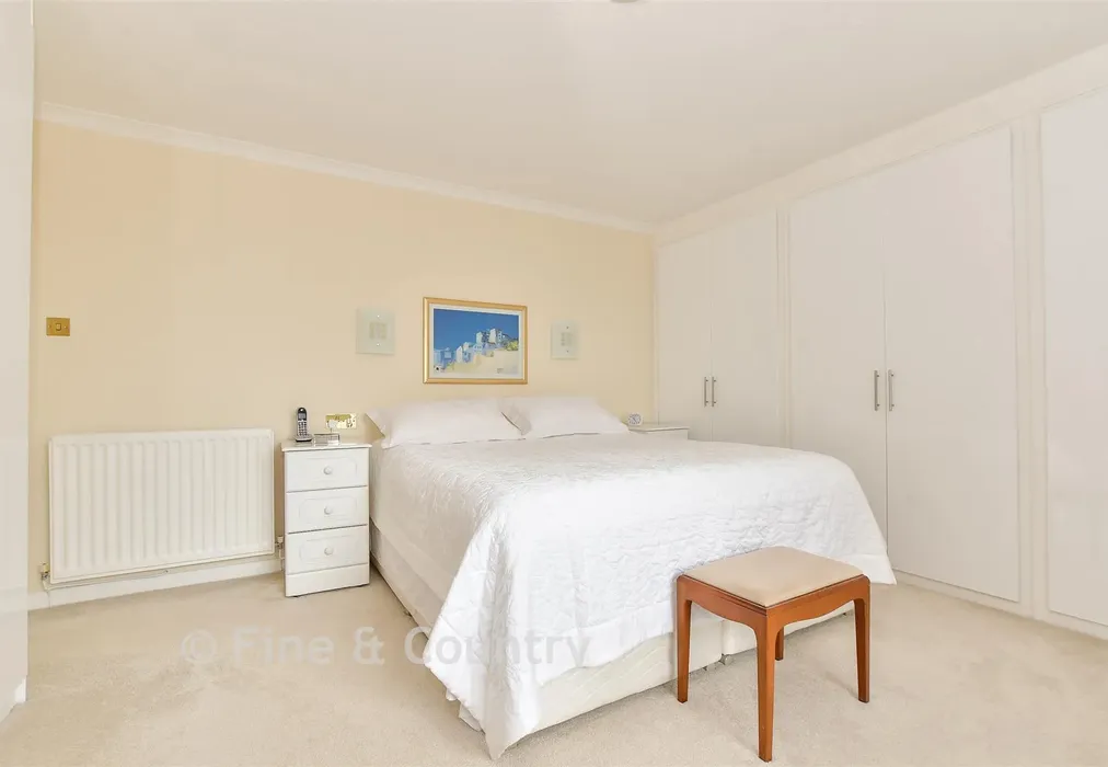 Bedroom 1 - Paddock Road, Shanklin, Isle of Wight - Wards of Kent