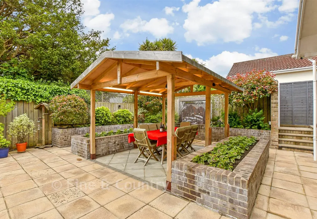 External Feature - Paddock Road, Shanklin, Isle of Wight - Wards of Kent