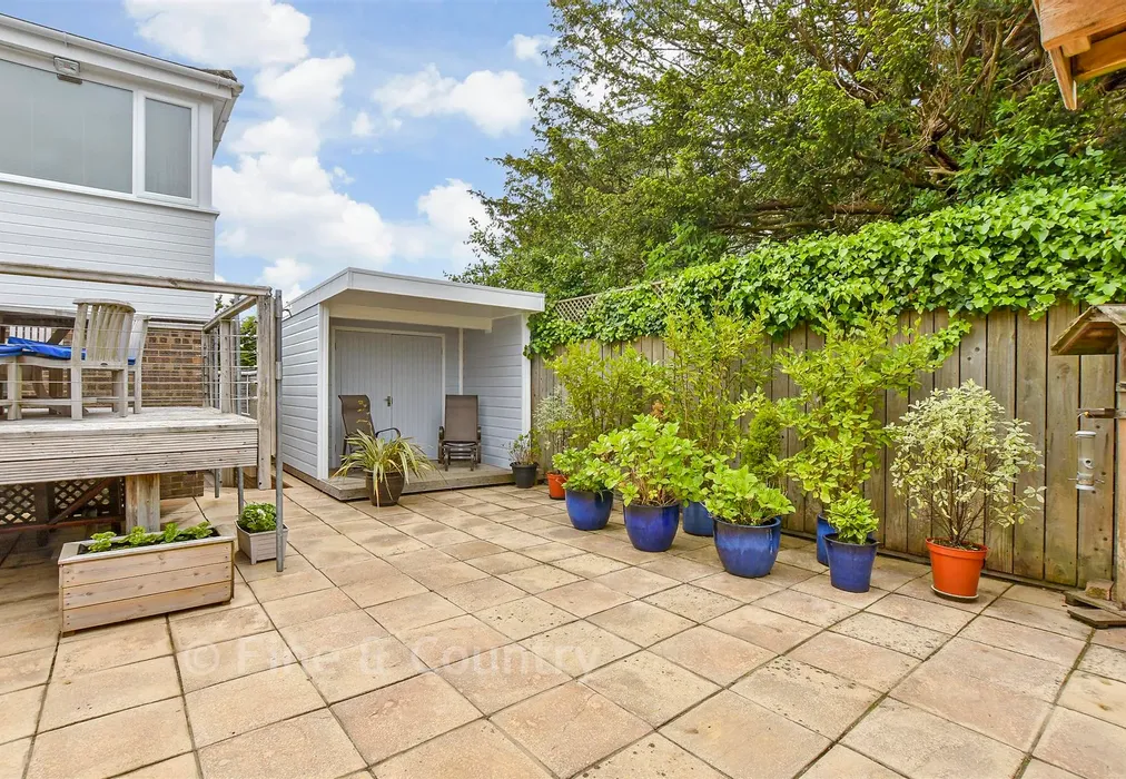 Rear Garden - Paddock Road, Shanklin, Isle of Wight - Wards of Kent