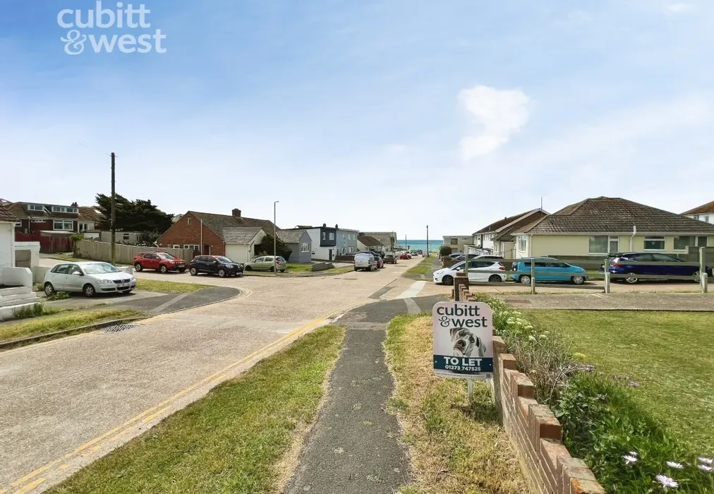 Surrounding Area/Sea - Steyning Avenue, Peacehaven, BN10 - Wards of Kent