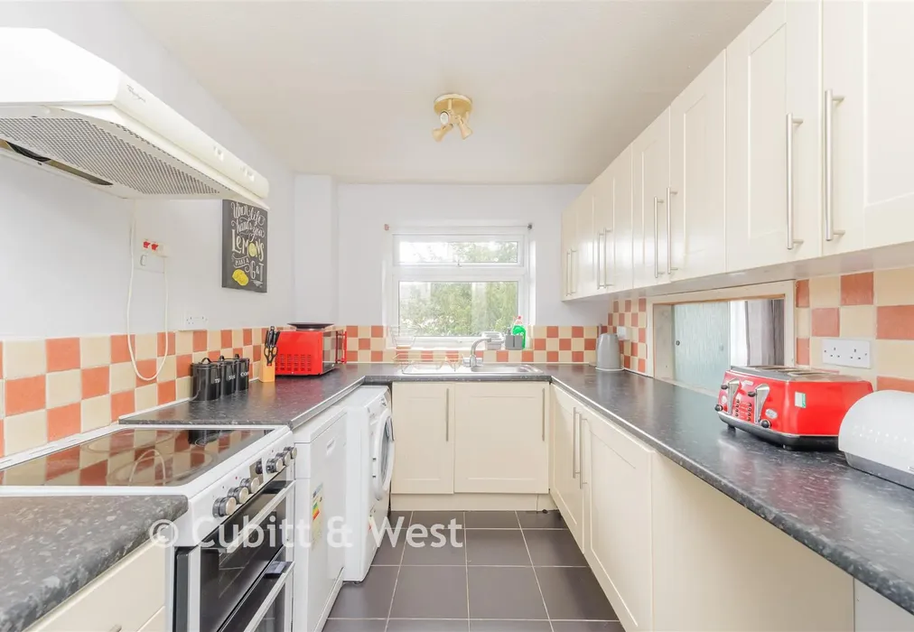 Kitchen - Cheam Road, Sutton, Surrey - Wards of Kent