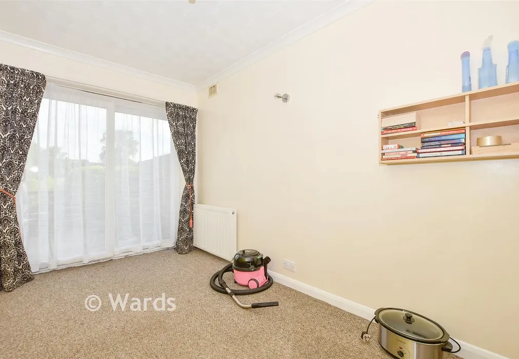 Family Room - London Road, Ditton, Kent - Wards of Kent