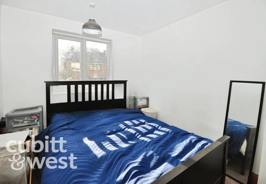  - AVAILABLE WITH NO DEPOSITElphinstone Road Southsea PO5 - Wards of Kent