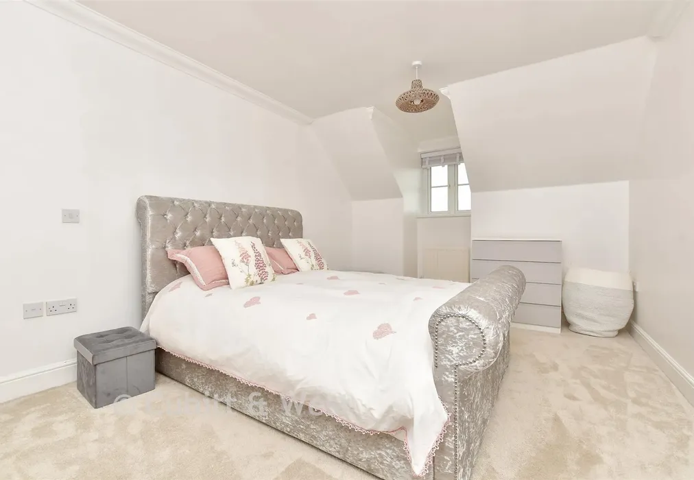 Bedroom - Gatton Park Road, Redhill, Surrey - Wards of Kent