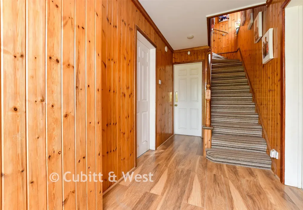 Entrance Hall - Westway Gardens, Redhill, Surrey - Wards of Kent