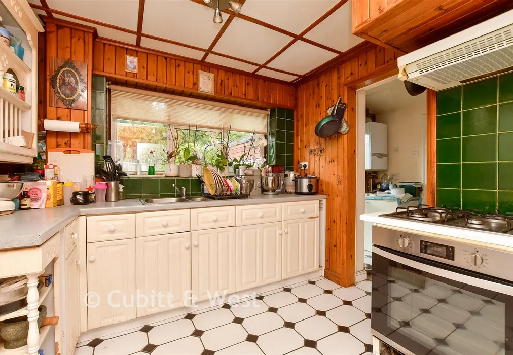 Kitchen - Westway Gardens, Redhill, Surrey - Wards of Kent
