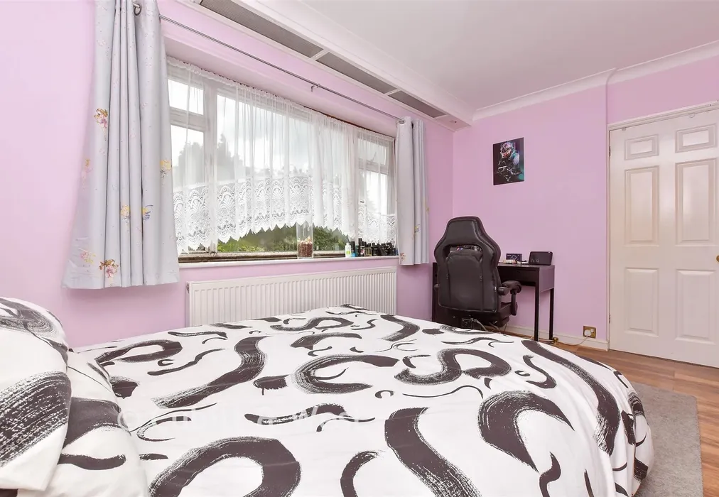 Bedroom 3 - Westway Gardens, Redhill, Surrey - Wards of Kent