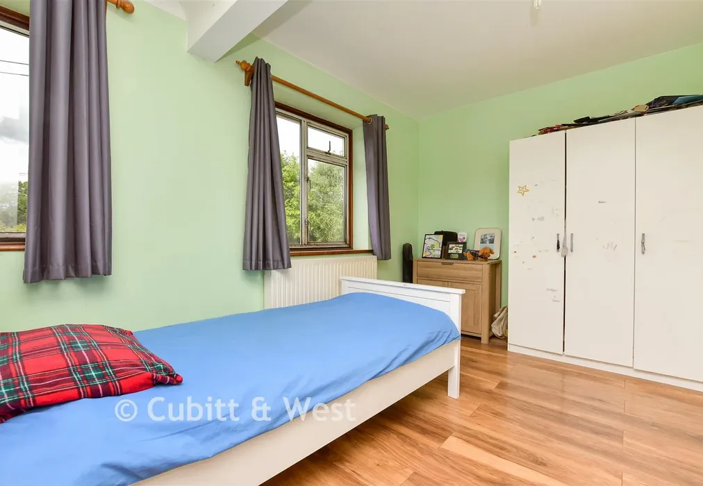 Bedroom 1 - Westway Gardens, Redhill, Surrey - Wards of Kent